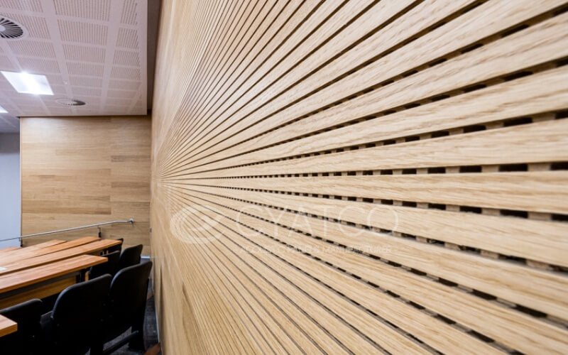 Applicable scenarios
Grooved wood sound-absorbing boards are suitable for various places that have high requirements for acoustic environment and decorative effect. In commercial Spaces such as meeting rooms, lecture halls, and multi-functional halls, it can effectively enhance voice clarity and ensure the accurate transmission of information. In cultural and entertainment venues such as theaters, concert halls, and recording studios, it can optimize acoustic effects and enhance artistic expressiveness. In the field of education, the use of grooved wood sound-absorbing boards in school classrooms, libraries, etc. helps to create a quiet and focused learning environment.